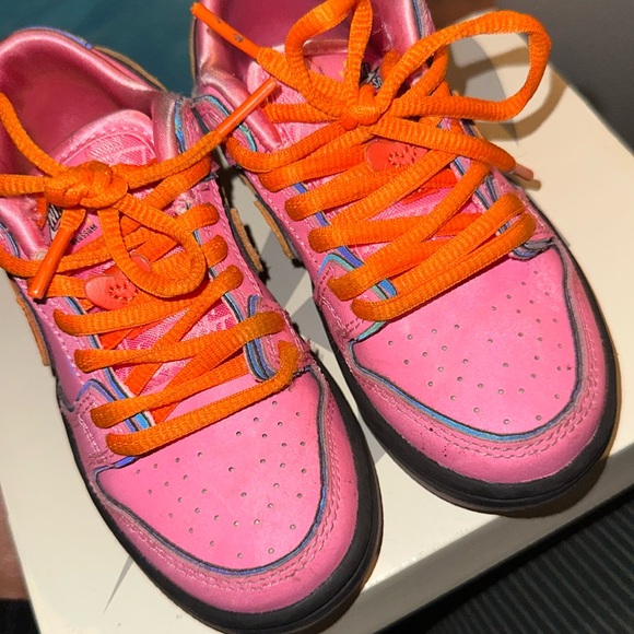 Pink Powerpuff girl dunks